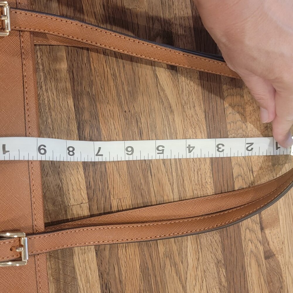 MICHAEL KORS JET SET TRAVEL TOTE in ACORN Brown Leather - Picture 15 of 16
